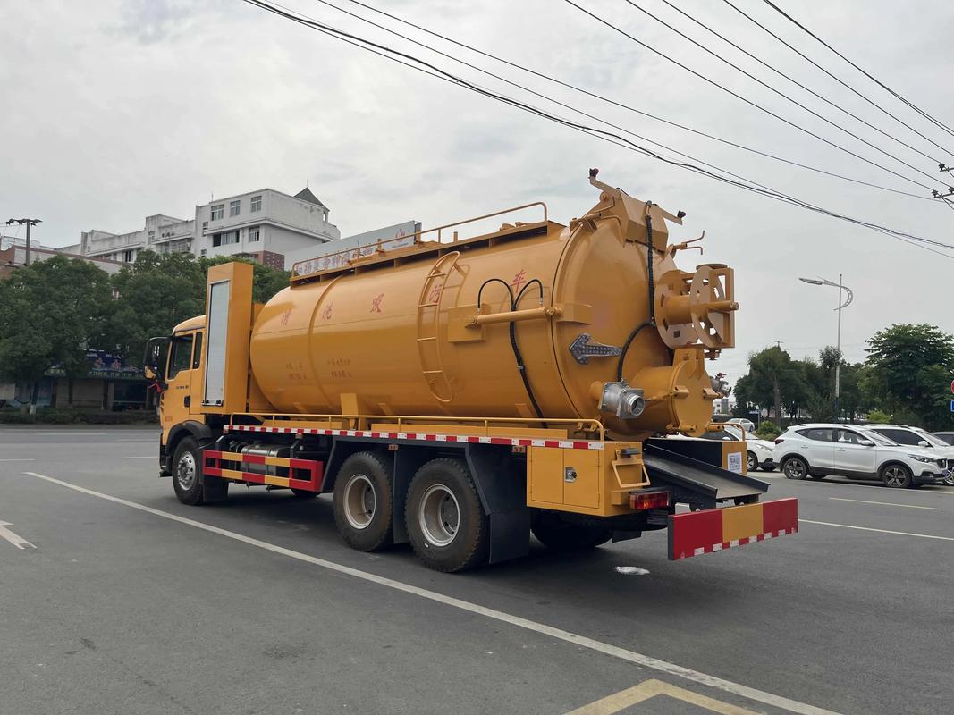 干货分享23方清洗吸污车制造公司联系电话:139978619